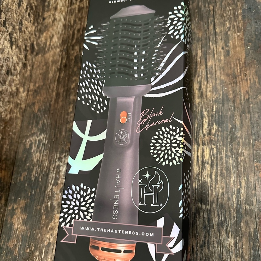 Hauteness Black Charcoal Ceramic Hair Blowout Dryer Brush - Picture 3 of 5